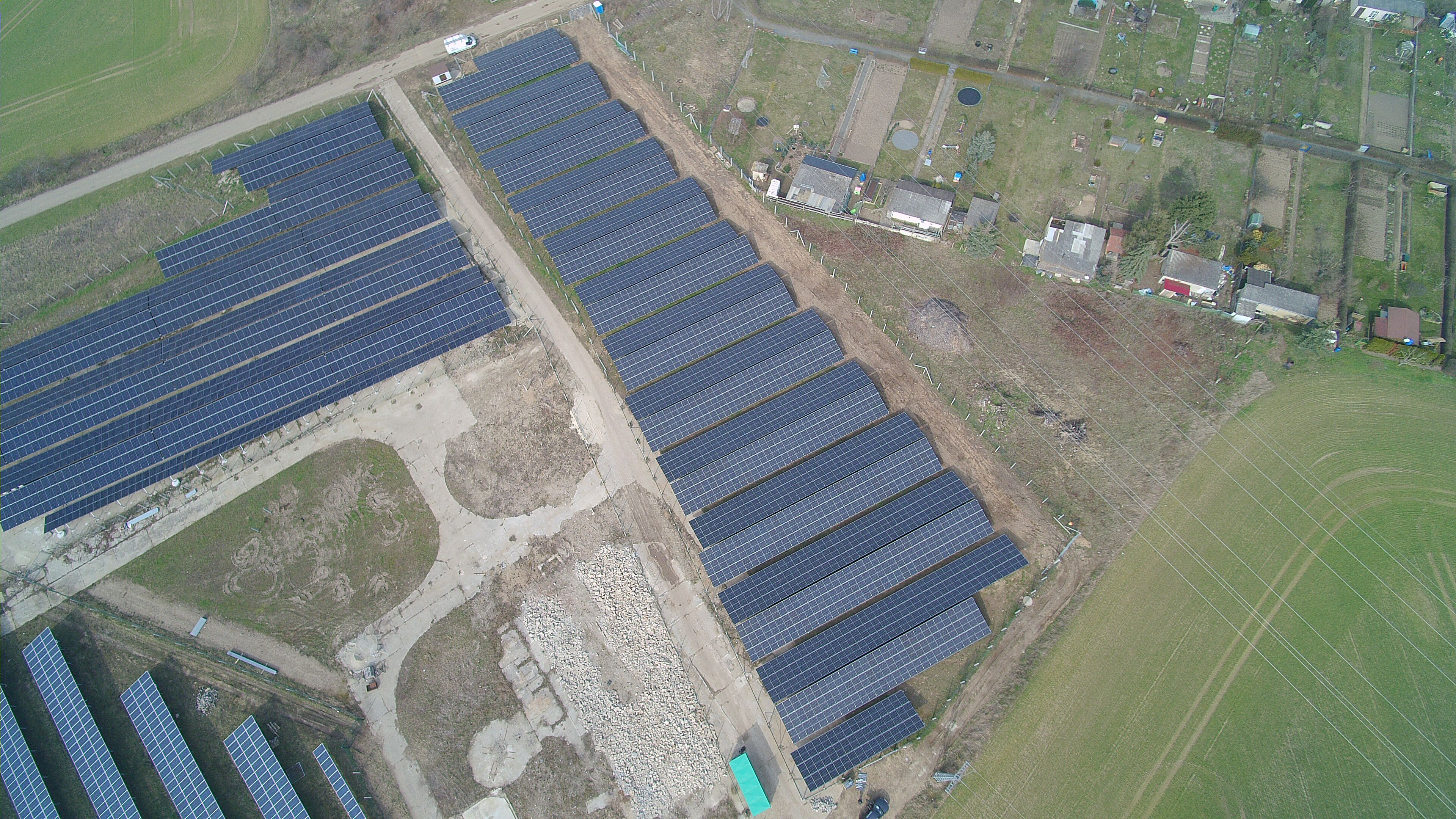 Ein Solarpark entsteht